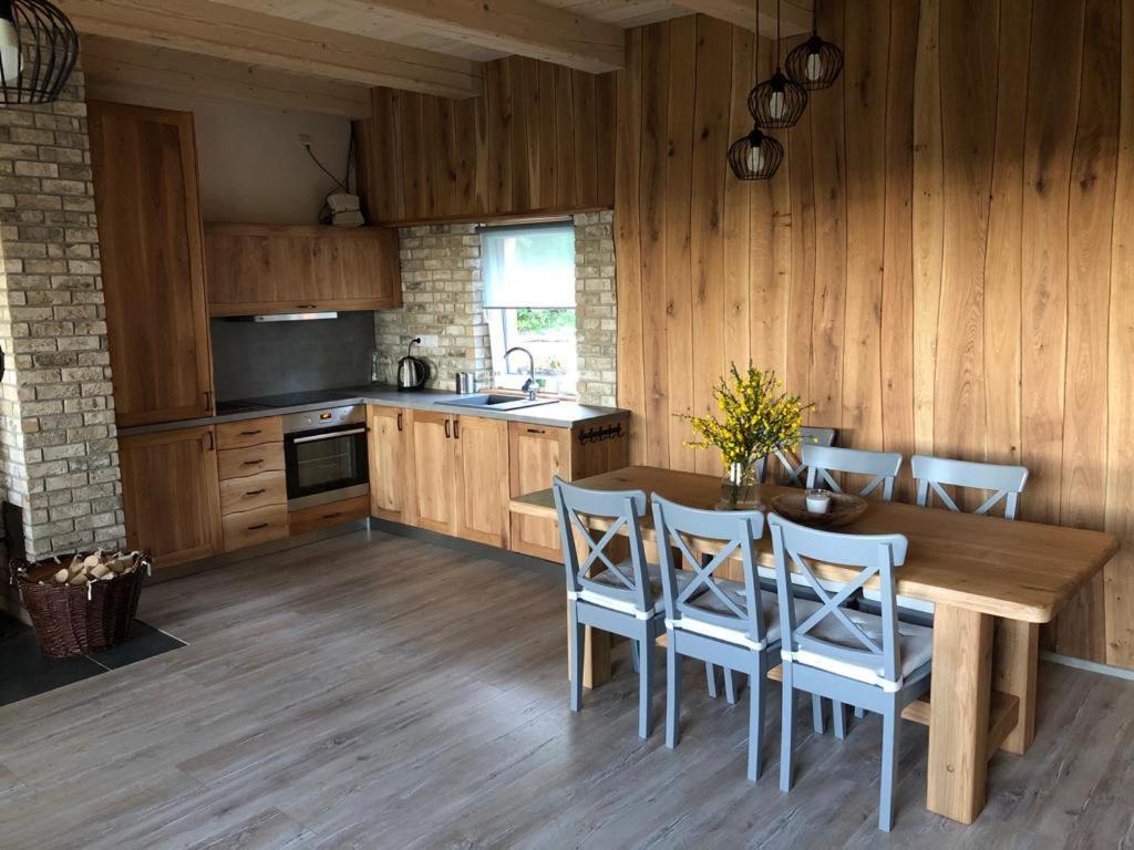 Apartman Nezichov Touzim ภายนอก รูปภาพ